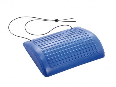 The Comfort'a'Back is an inflatable cushion which, thanks to its specially shaped form, allows to take a correct posture by compensating and releasing the spinal column. 